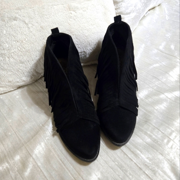 Coconuts by Matisse Shoes - Coconuts by Matisse Black Faux Suede Fringe Booties Size 8
